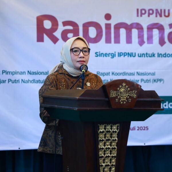 Menteri PPPA Arifah Kenang Perjuangan di…