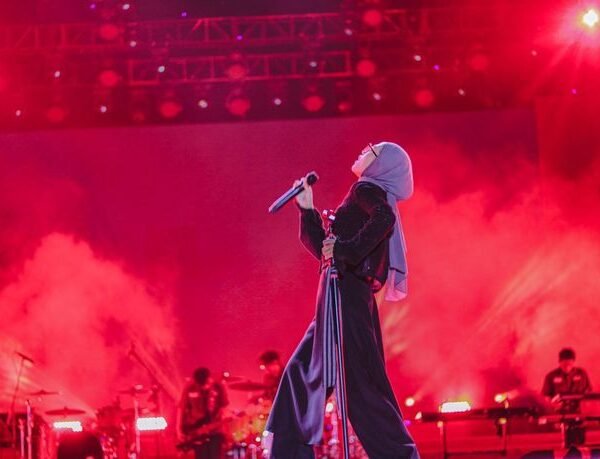 Menyembuhkan Luka Lewat Nada “Halu”